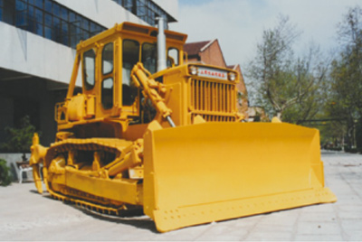 山推推土機累計銷量突破2000臺；被國家經(jīng)貿(mào)部批準為進出口自營權(quán)企業(yè)。