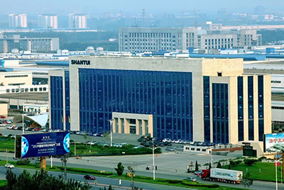 山東省正式發(fā)布首批223家“好品山東”品牌名單，“山推牌”推土機，壓路機、裝載機與履帶底盤、傳動系統(tǒng)獲得認可，榮登首批榜單。